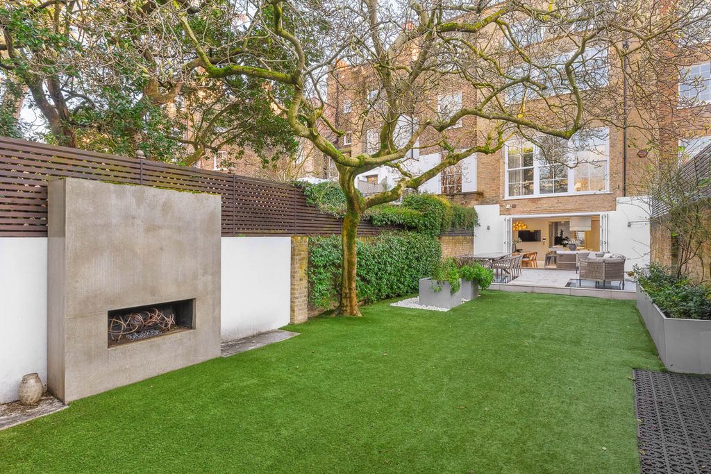 8 bed terraced house to rentCheyne Walk, Chelsea SW3