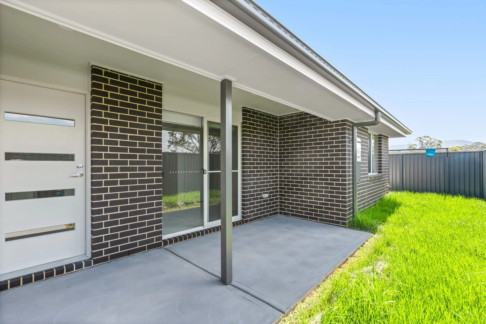 2/67 Lakeside Cct, Cessnock NSW 2325