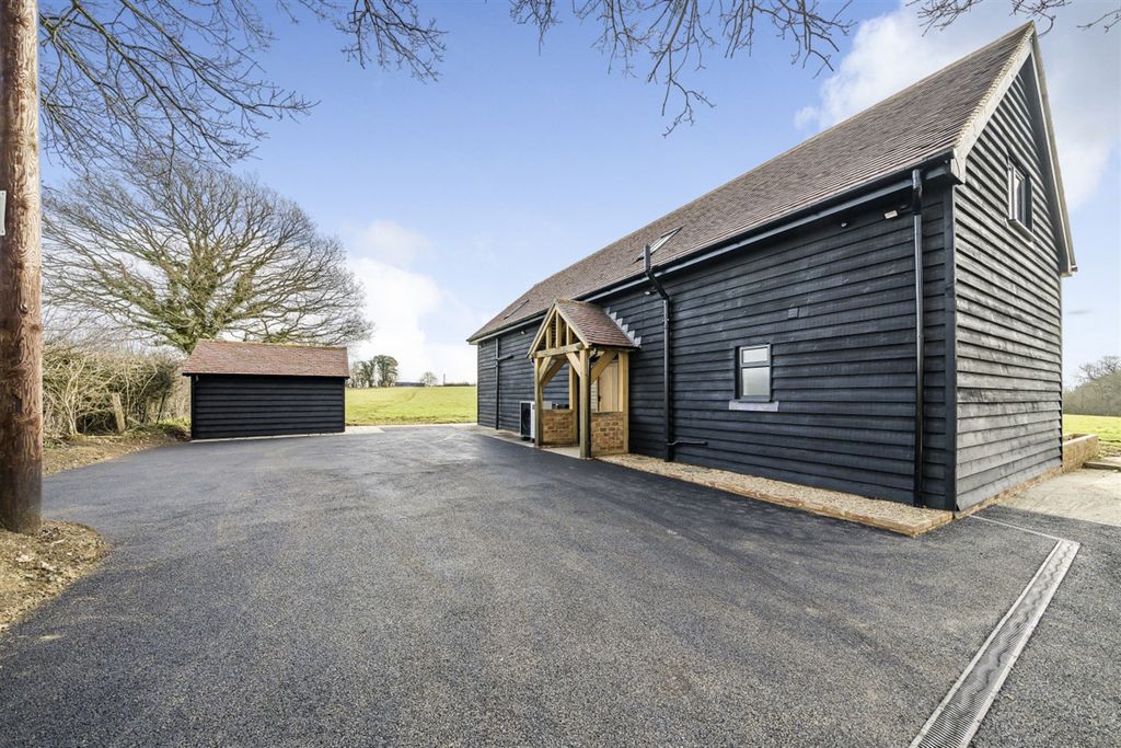 3 bed barn conversion to rentDorking Road, Warnham, Horsham, West Sussex, 3 RH12