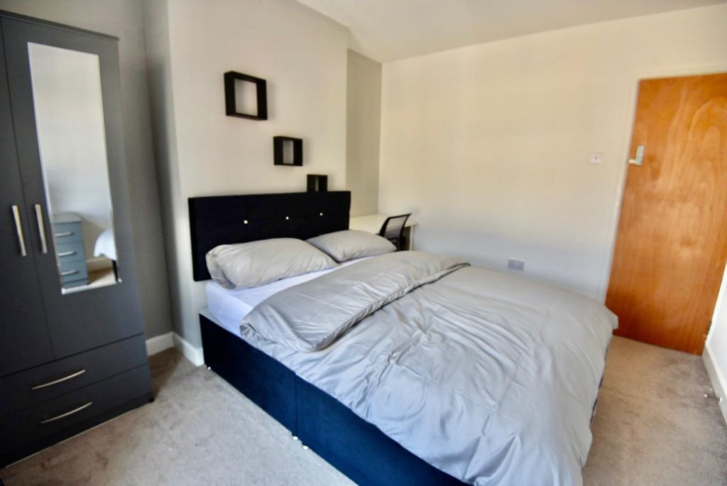 Additional image 24 of 4 bed shared accommodation to rentLucas St, Newport NP20