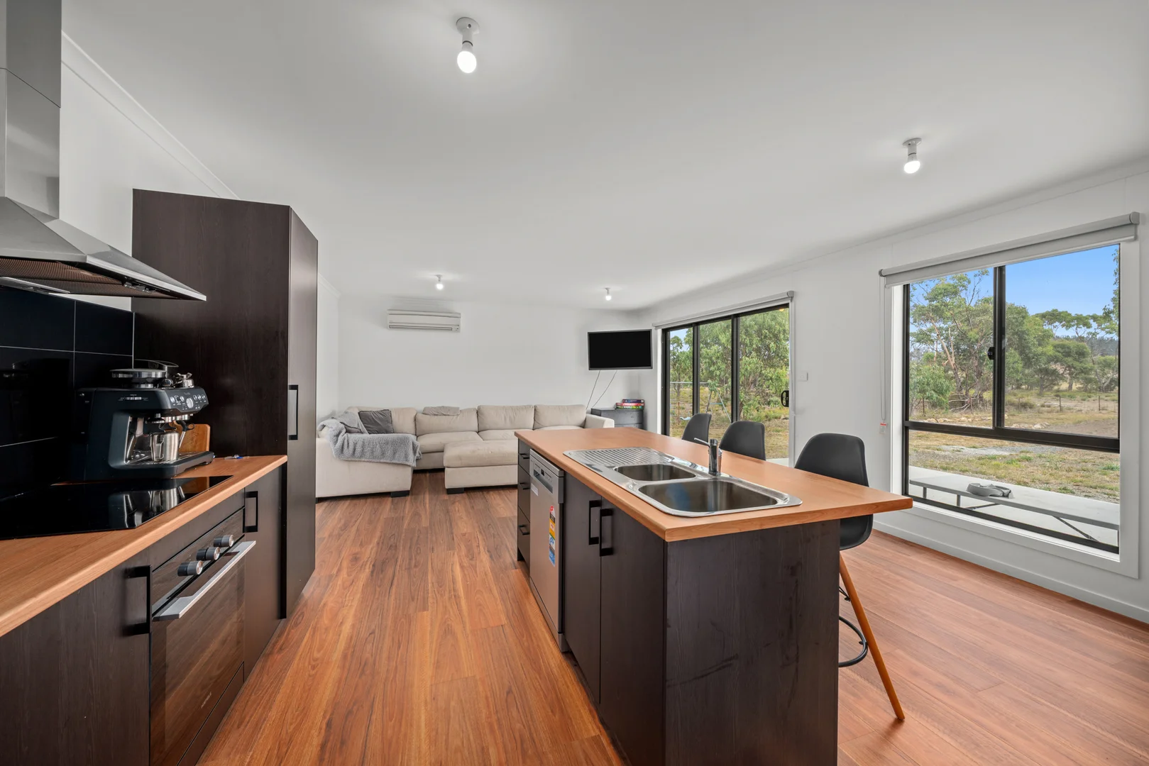 24 Gellibrand St, Dunalley TAS 7177 photo 2