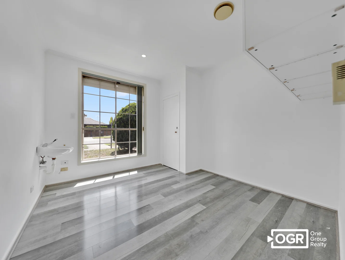 Additional image 3 of 212 Roycroft Avenue, Mill Park VIC 3082