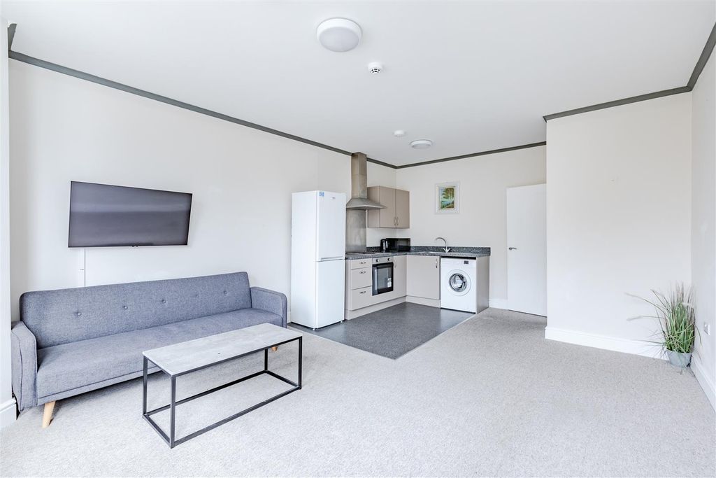 Additional image 14 of 14 bed terraced house to rentFirst Avenue, Hove BN3