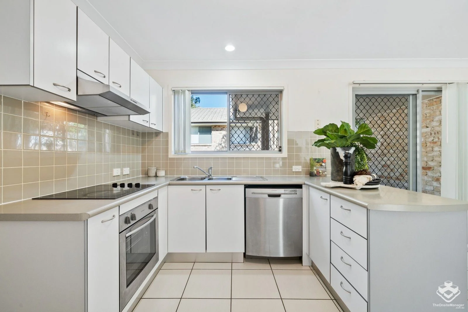 Additional image 6 of 27/2 Rory Court, Calamvale QLD 4116