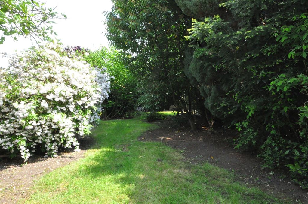 Additional image 5 of 3 bed semi-detached house to rentVineries Close, Leckhampton, Cheltenham GL53