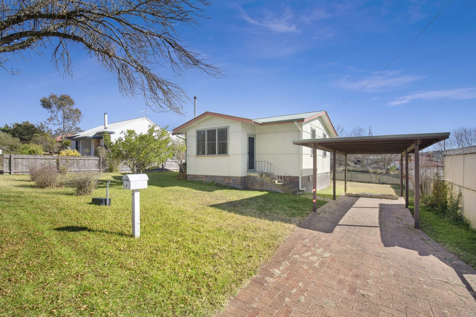 4 Elizabeth Street, Armidale NSW 2350