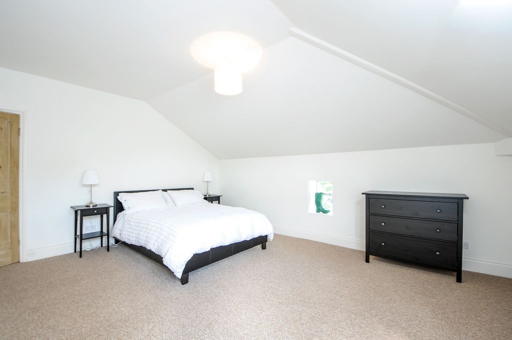 Additional image 5 of 3 bed flat to rentEvesham Road, Cheltenham GL52
