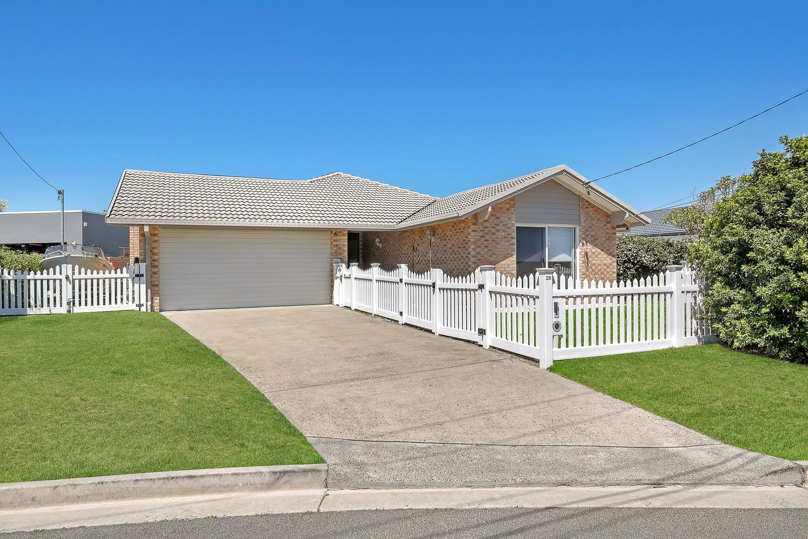 28 Margaroola Ave, Biggera Waters QLD 4216