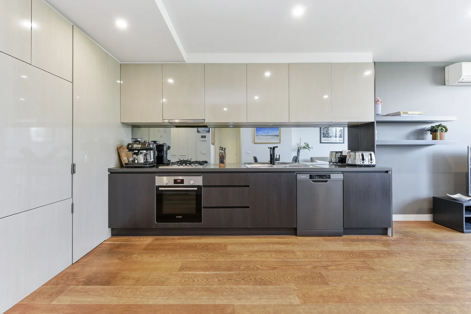 Additional image 2 of 208/81 Warrigal Road, Mentone VIC 3194
