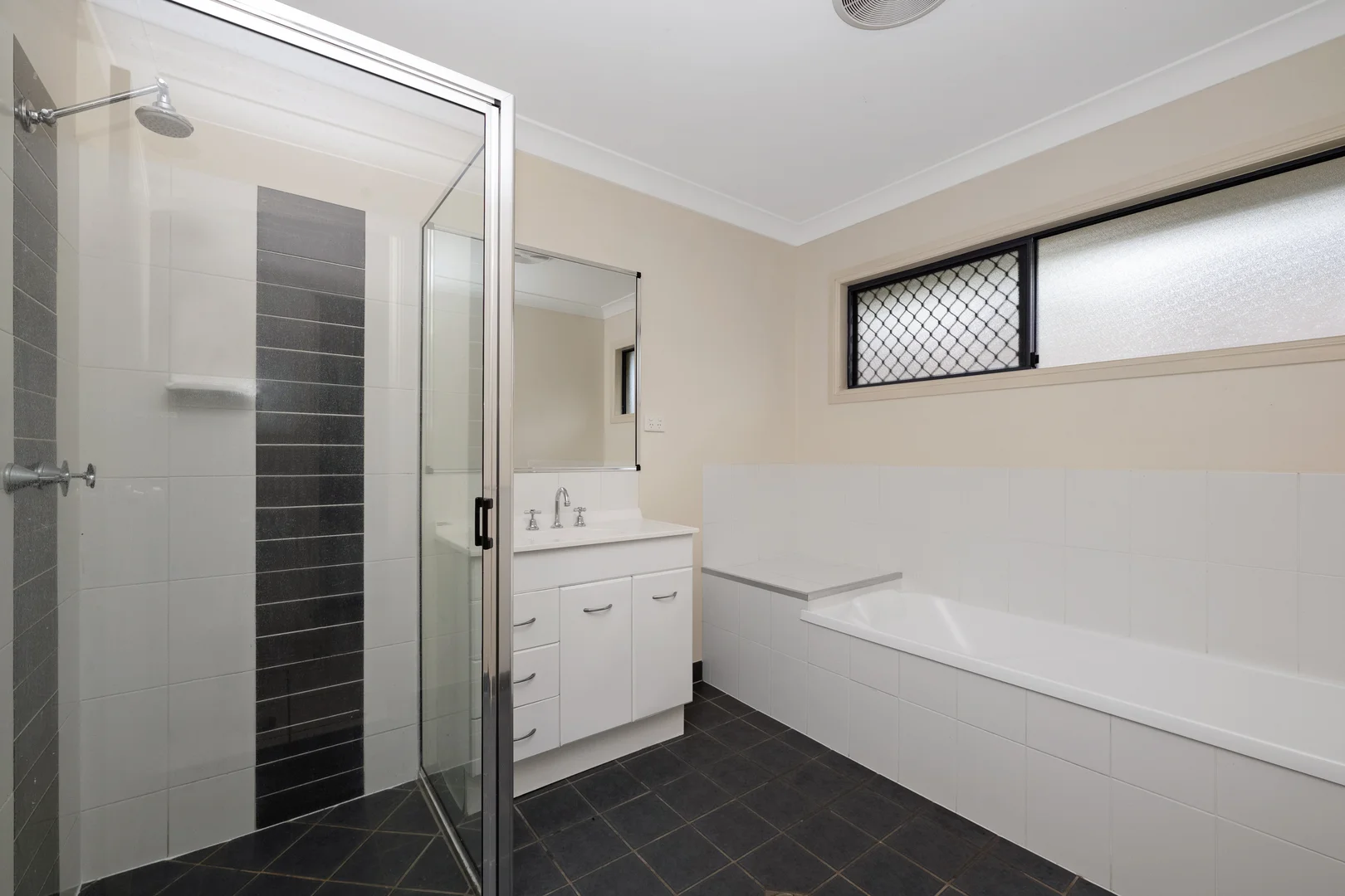 Additional image 9 of 7 Genesta Court, Bushland Beach QLD 4818