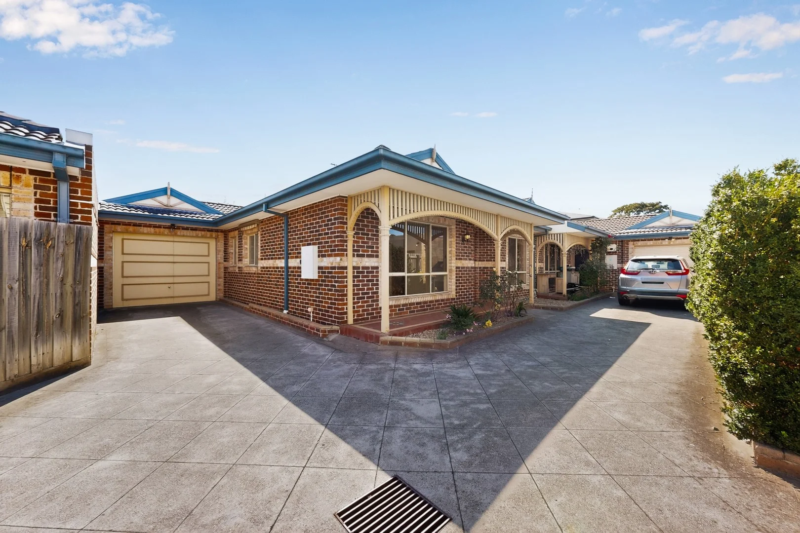2/128 Deakin St, Essendon VIC 3040