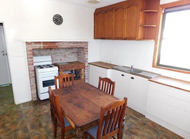Additional image 5 of 707 Howard Street, Soldiers Hill VIC 3350