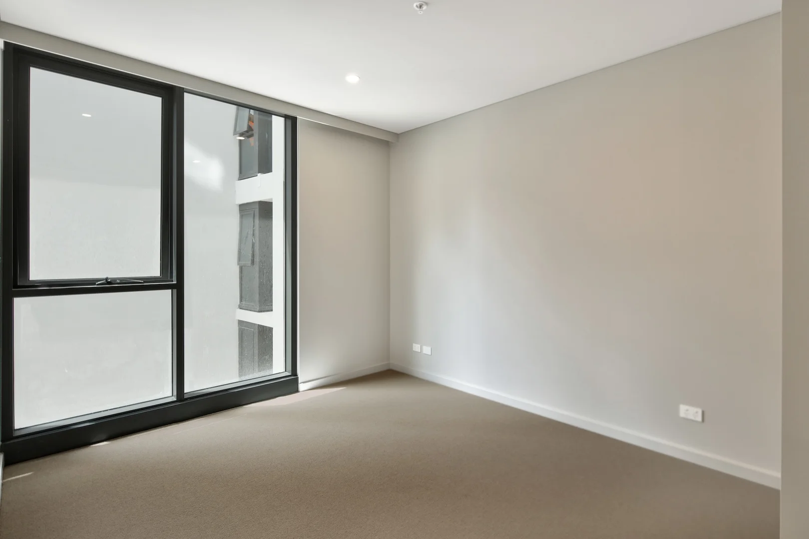 16 Middleton Ave, Castle Hill NSW 2154 photo 4