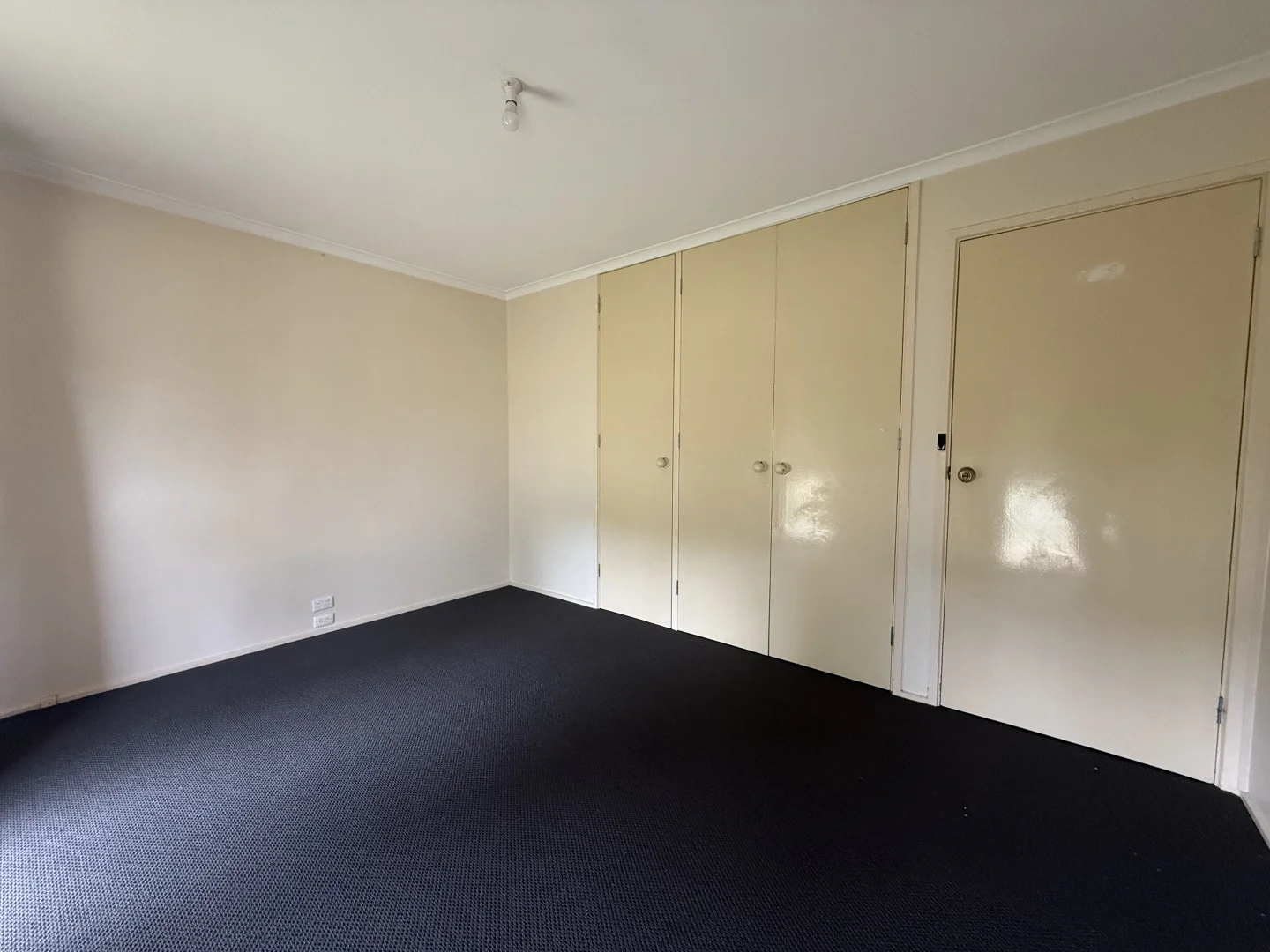8 Garry Court, Kings Park VIC 3021 photo 5