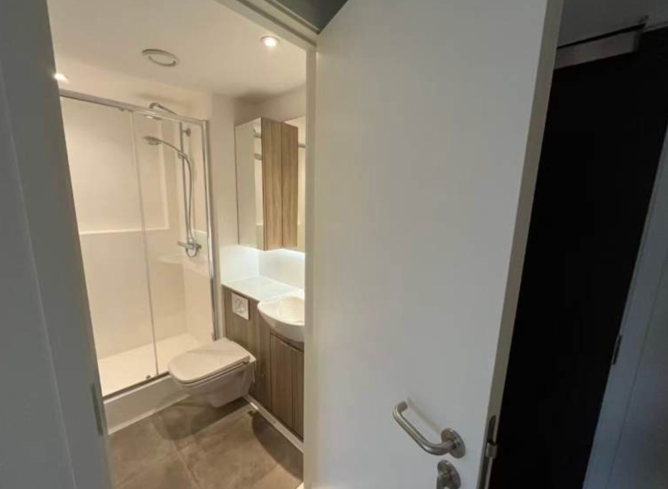 Studio Flat, Bruce St, BT2, N1 7GU photo 3