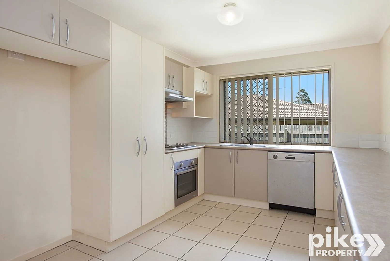 21 Silkyoak Drive, Morayfield QLD 4506 photo 3