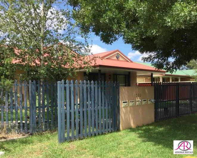 4/290 Dumaresq St, Armidale NSW 2350