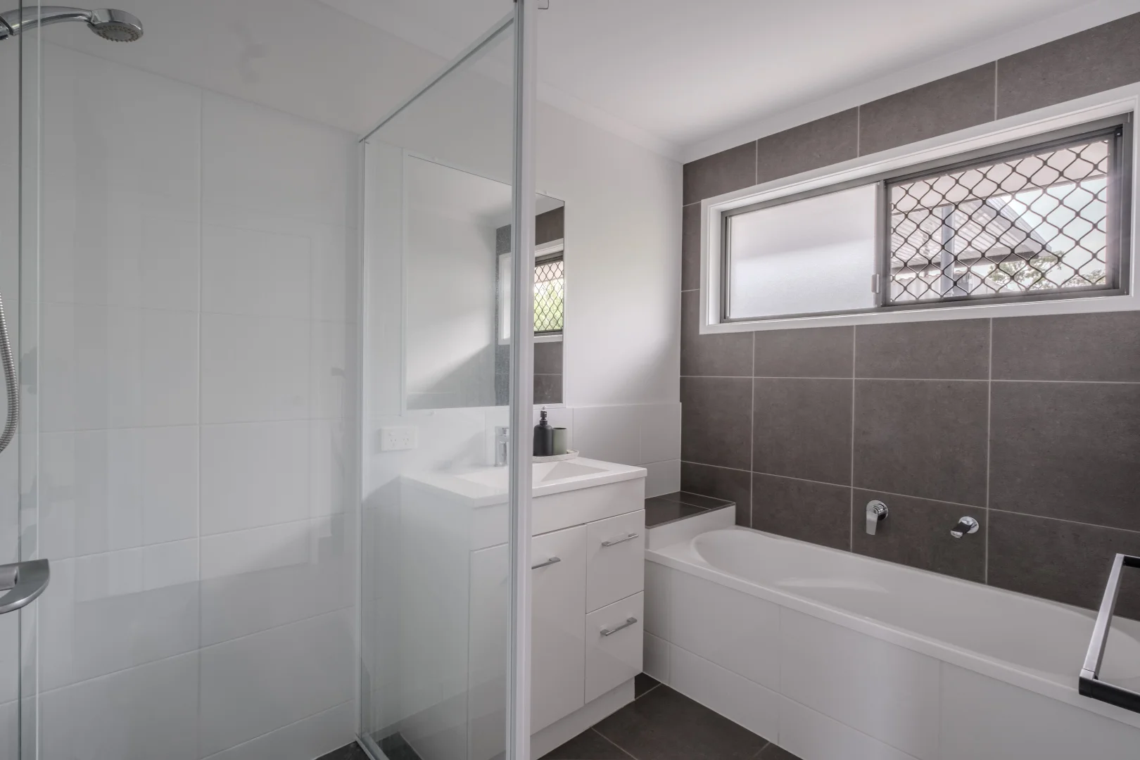 Additional image 8 of 17 Larissa Way, Urangan QLD 4655