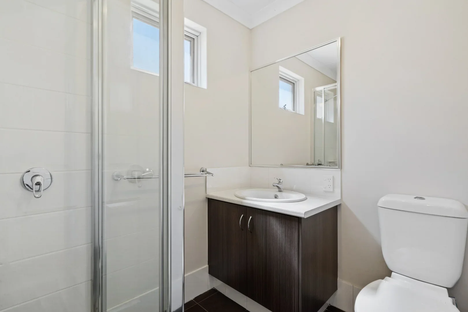 17 Benalla Way, Lakelands WA 6180 photo 5