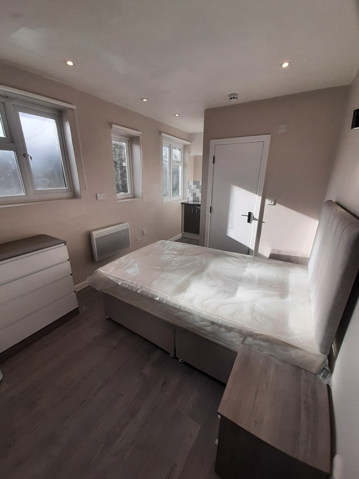 Additional image 2 of Studio Flat, Rose Hill, OX4, N1 7GU