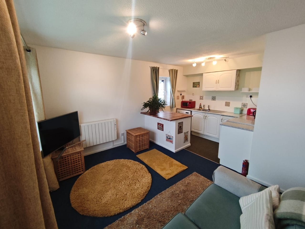 1 Bed Flat, Horwood Close, CF24, N1 7GU photo 2