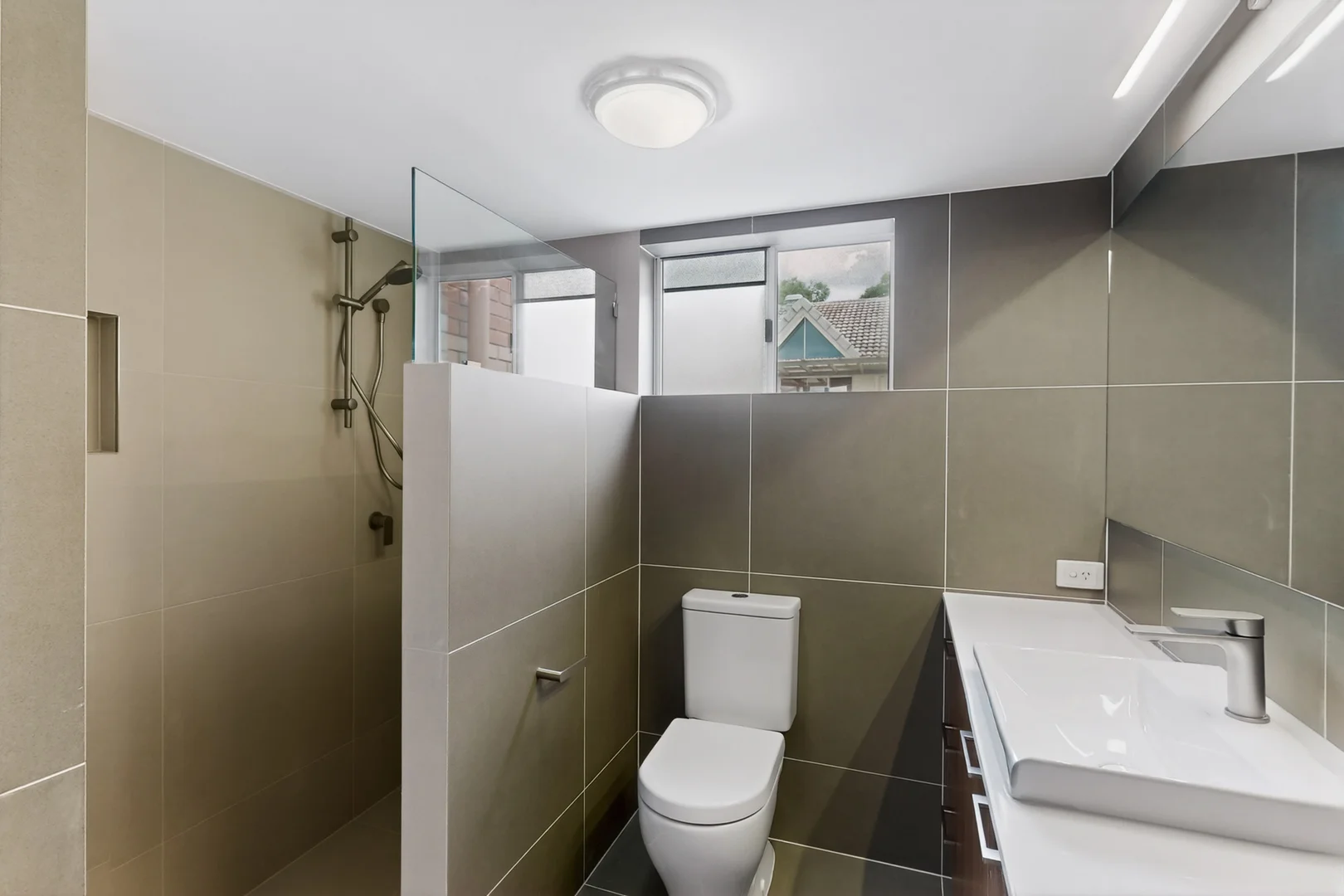 Additional image 9 of 4/101-105 Macquarie Street, St Lucia QLD 4067