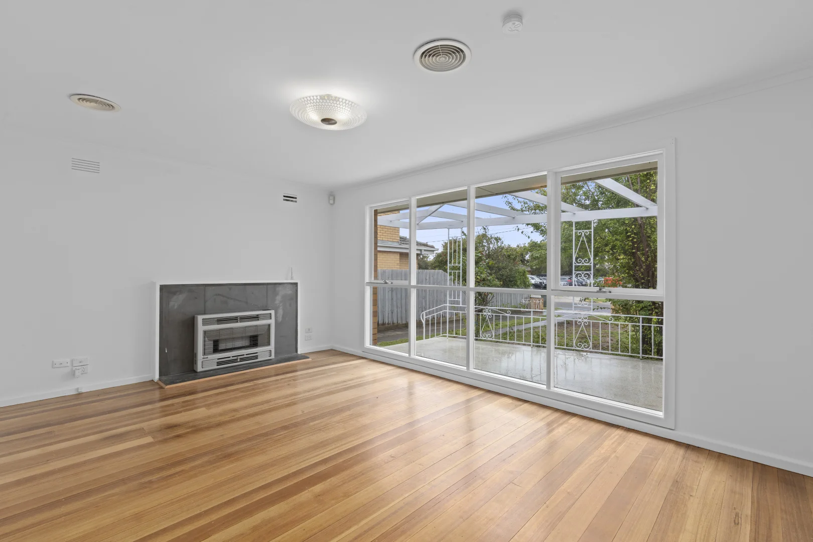 20 Digby Avenue, Belmont VIC 3216 photo 2