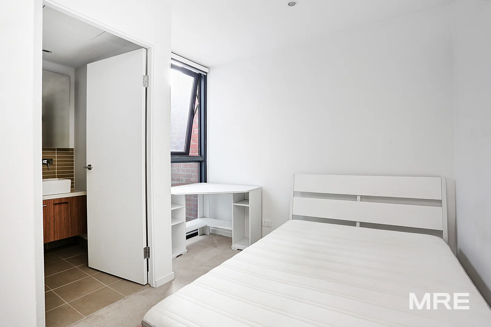 Additional image 3 of 301/8 Sutherland Street, Melbourne VIC 3000
