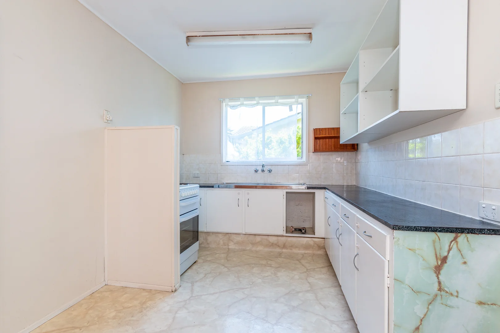 4 McCosker Street, Kippa-Ring QLD 4021 photo 5