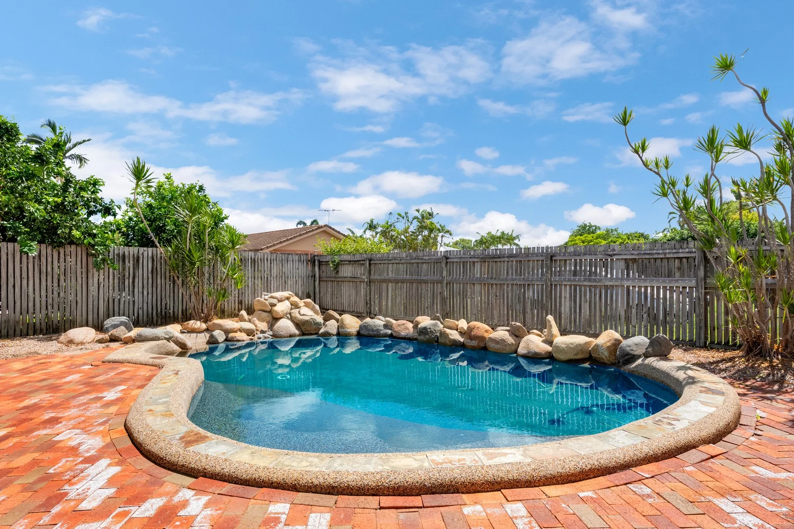 411A Charles Street, Kirwan QLD 4817