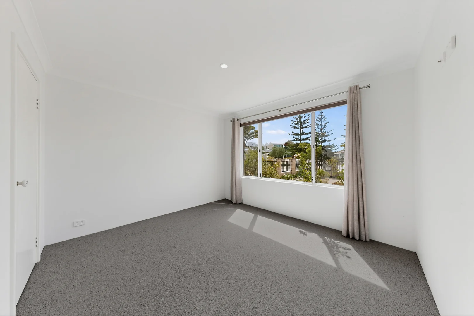 Additional image 16 of 20 Finistere Island Retreat, Halls Head WA 6210