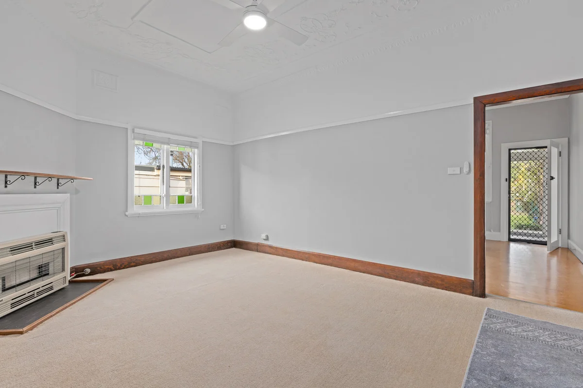 152 Peel Street, Bathurst NSW 2795 photo 3