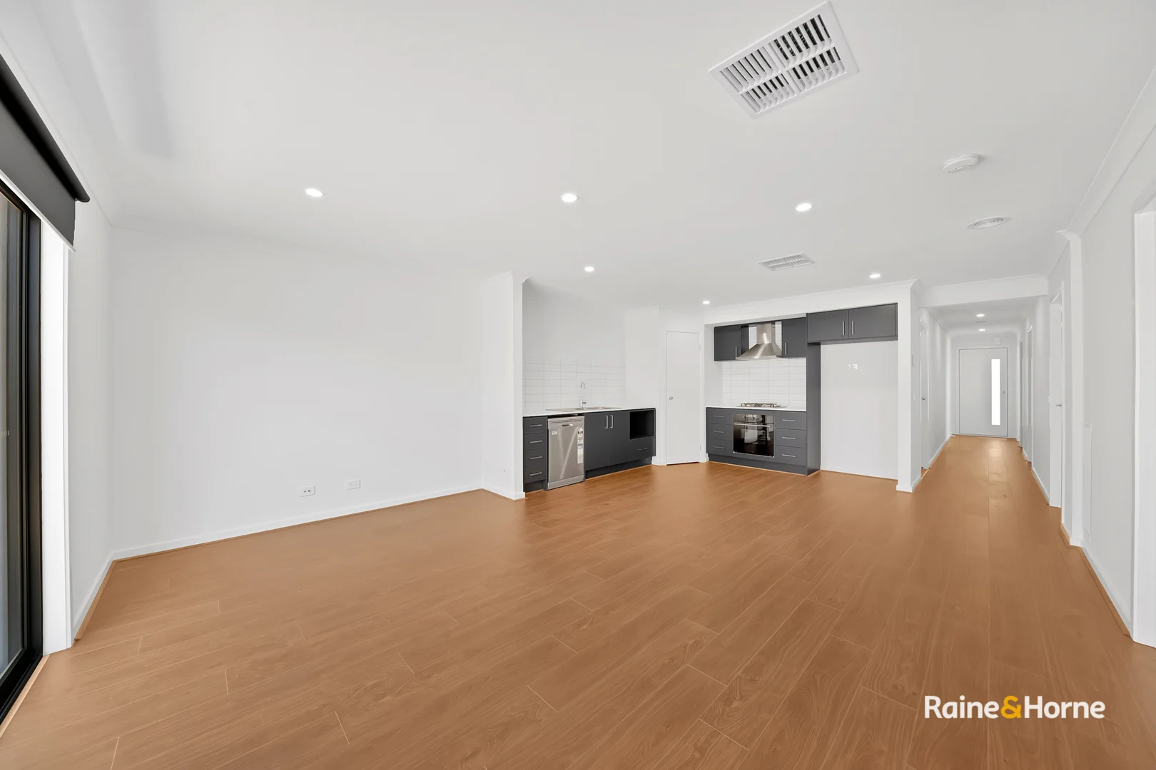 17 Hovea Crescent, Manor Lakes VIC 3024 photo 3