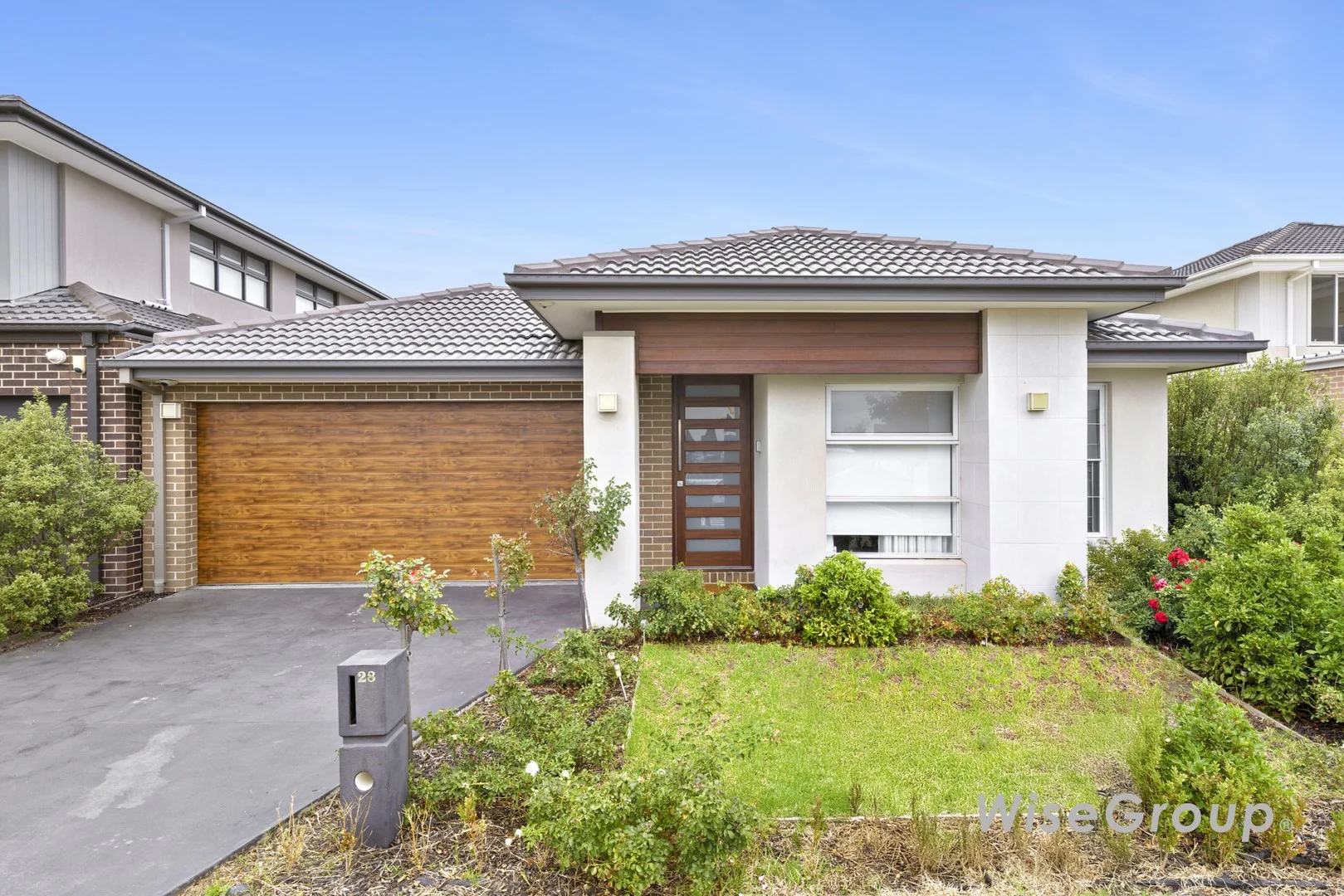 28 Rhynhurst Street, Clyde North VIC 3978