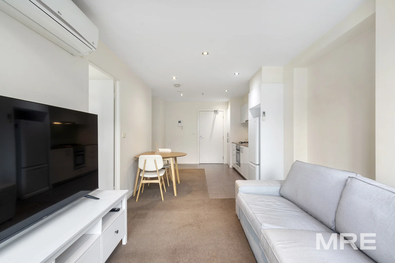 Additional image 3 of 2103/8 Exploration Lane, Melbourne VIC 3000