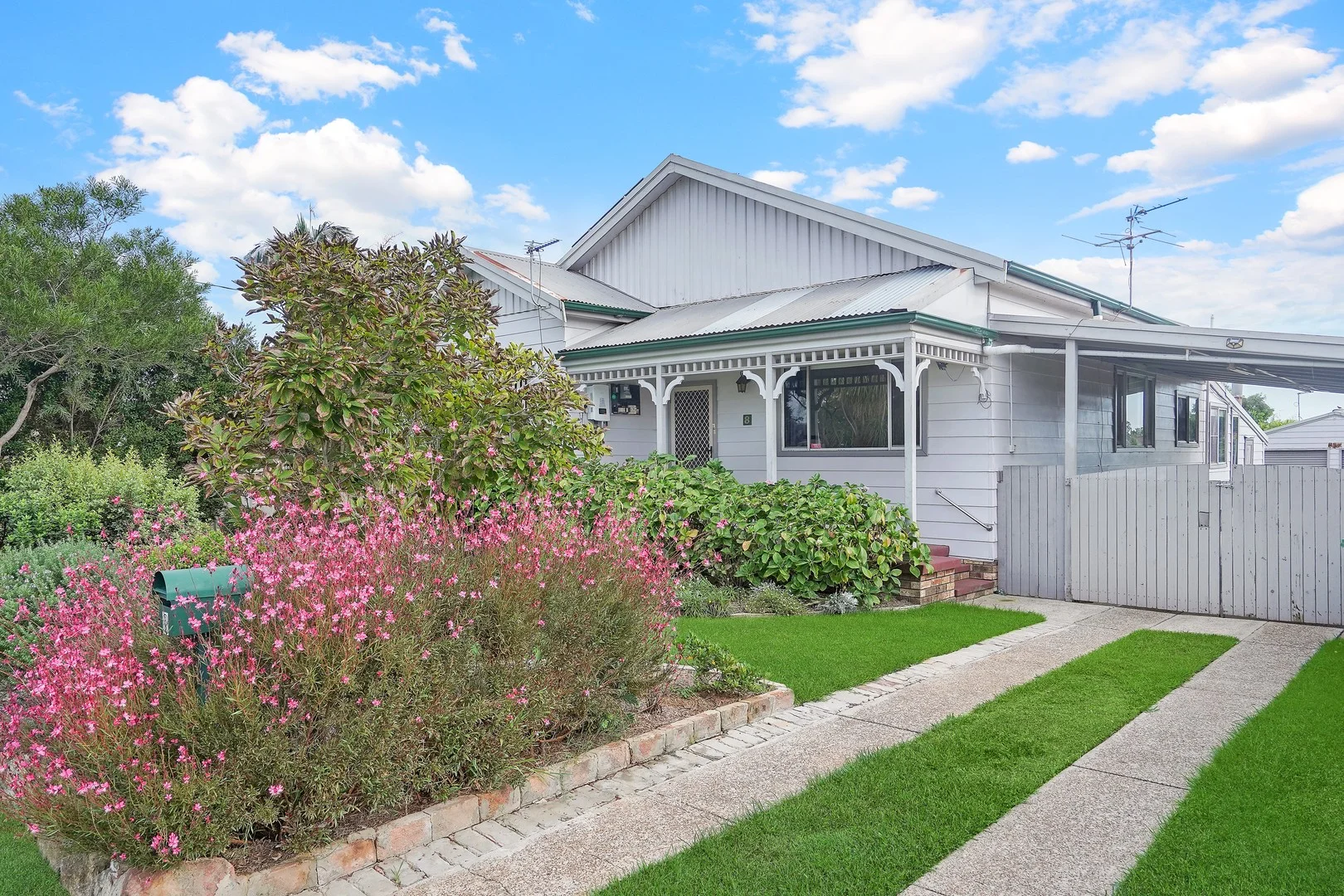 8 Anzac Ave, Cessnock NSW 2325