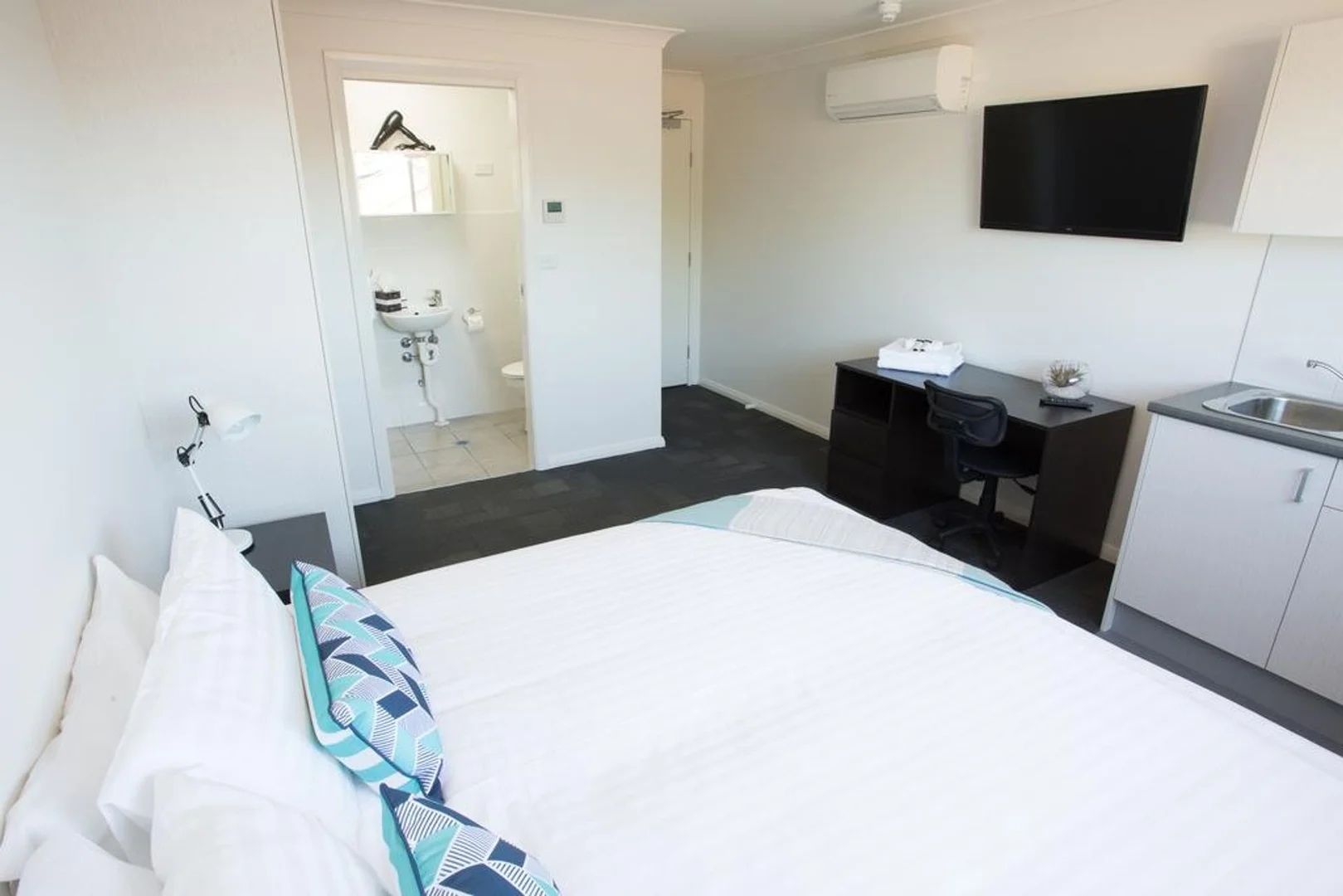 Additional image 2 of 11 Hanbury Street, Mayfield NSW 2304