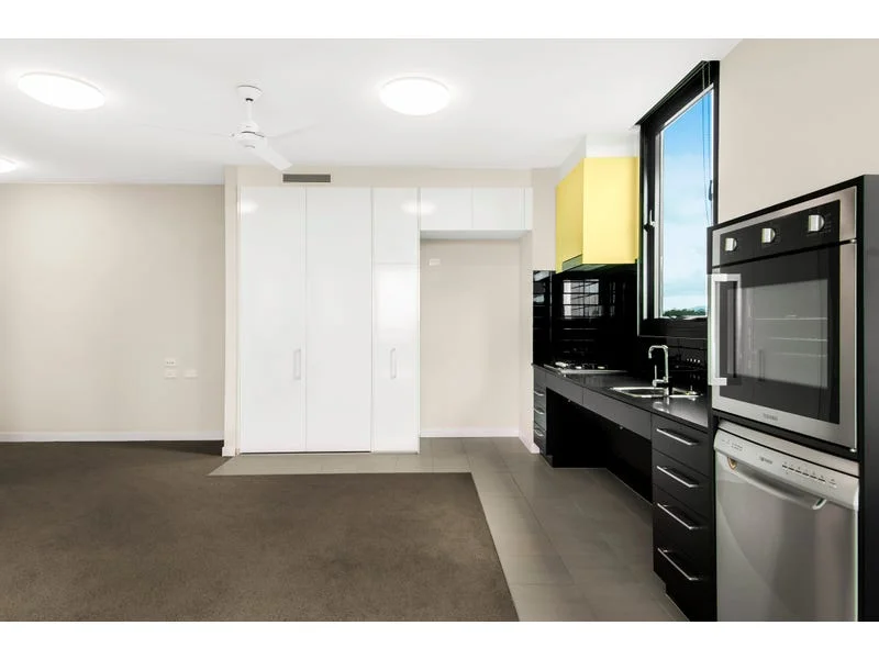 17C Village Boulevard, Southport QLD 4215