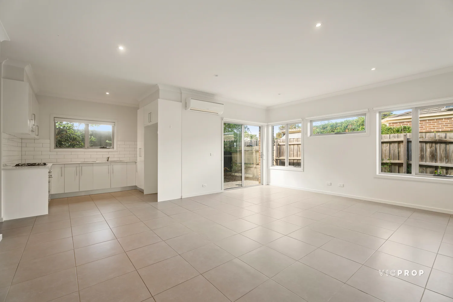 3/81 Crookston Road, Reservoir VIC 3073