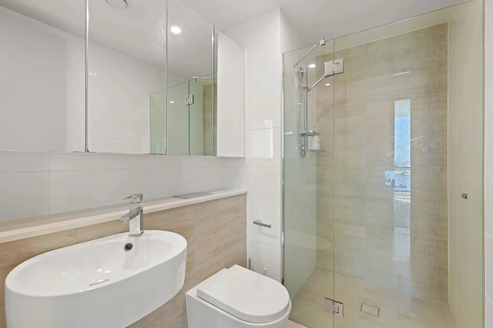 Additional image 11 of 2 Como Crescent, Southport QLD 4215