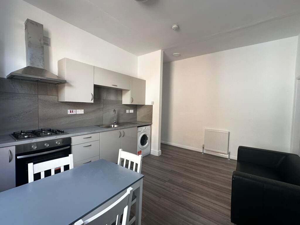 Additional image 32 of 2 Bed Flat, Nottingham, NG7, N1 7GU