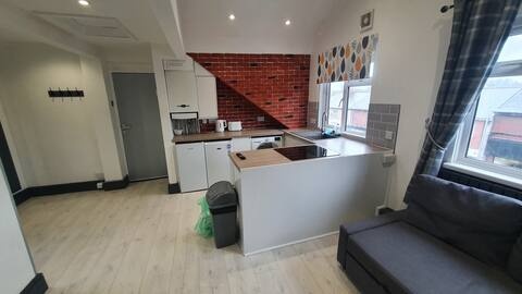 1 Bed Flat, Canton, CF5, N1 7GU photo 2