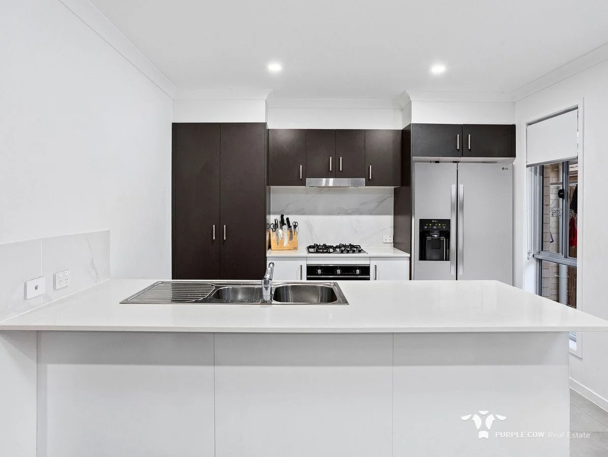 14 Logging Crescent, Spring Mountain QLD 4300 photo 4
