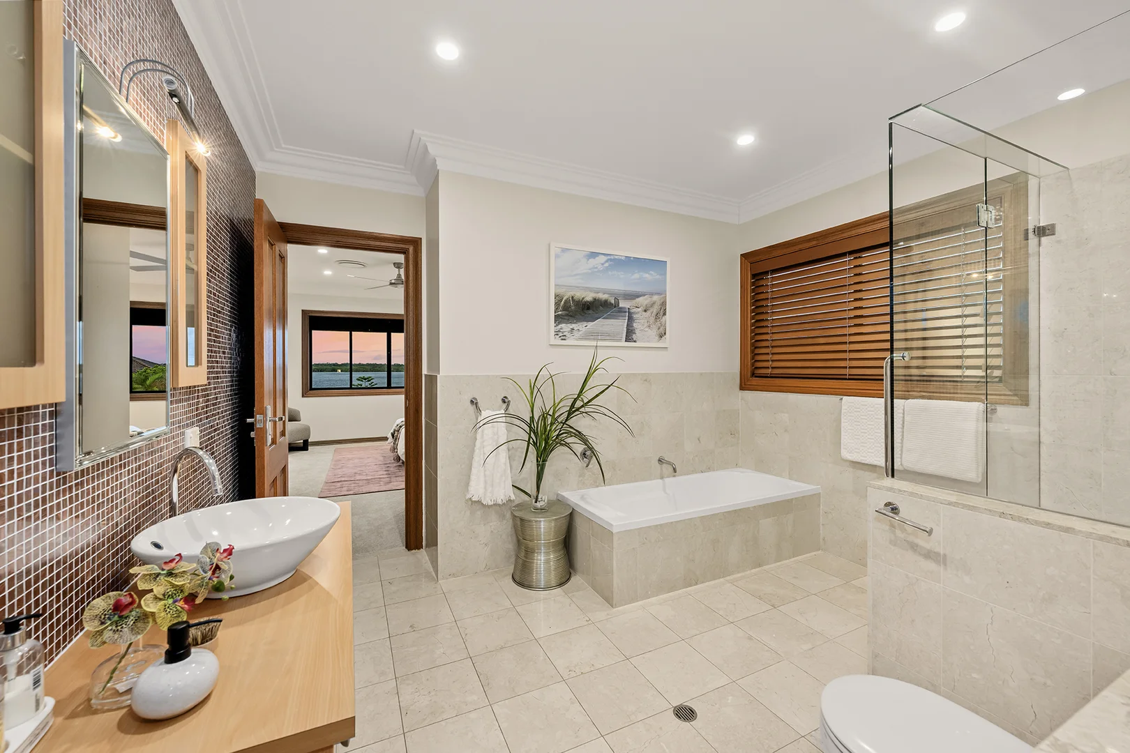 Additional image 21 of 23 King Charles Dr, Sovereign Islands QLD 4216
