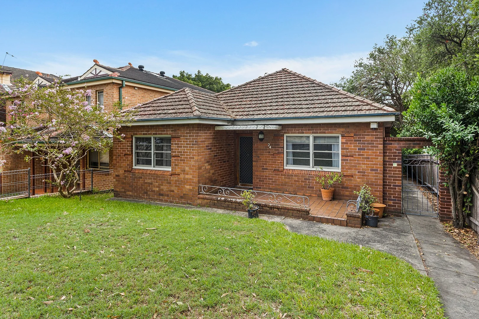 24 Carwar Avenue, Carss Park NSW 2221