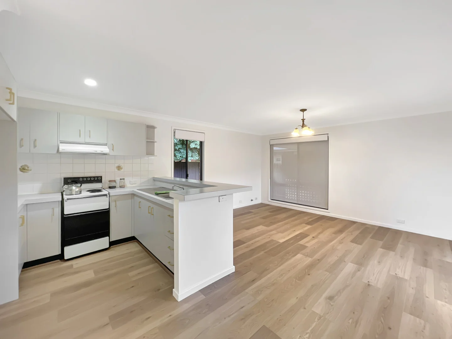 22 Winifred Crescent, Mittagong NSW 2575 photo 4