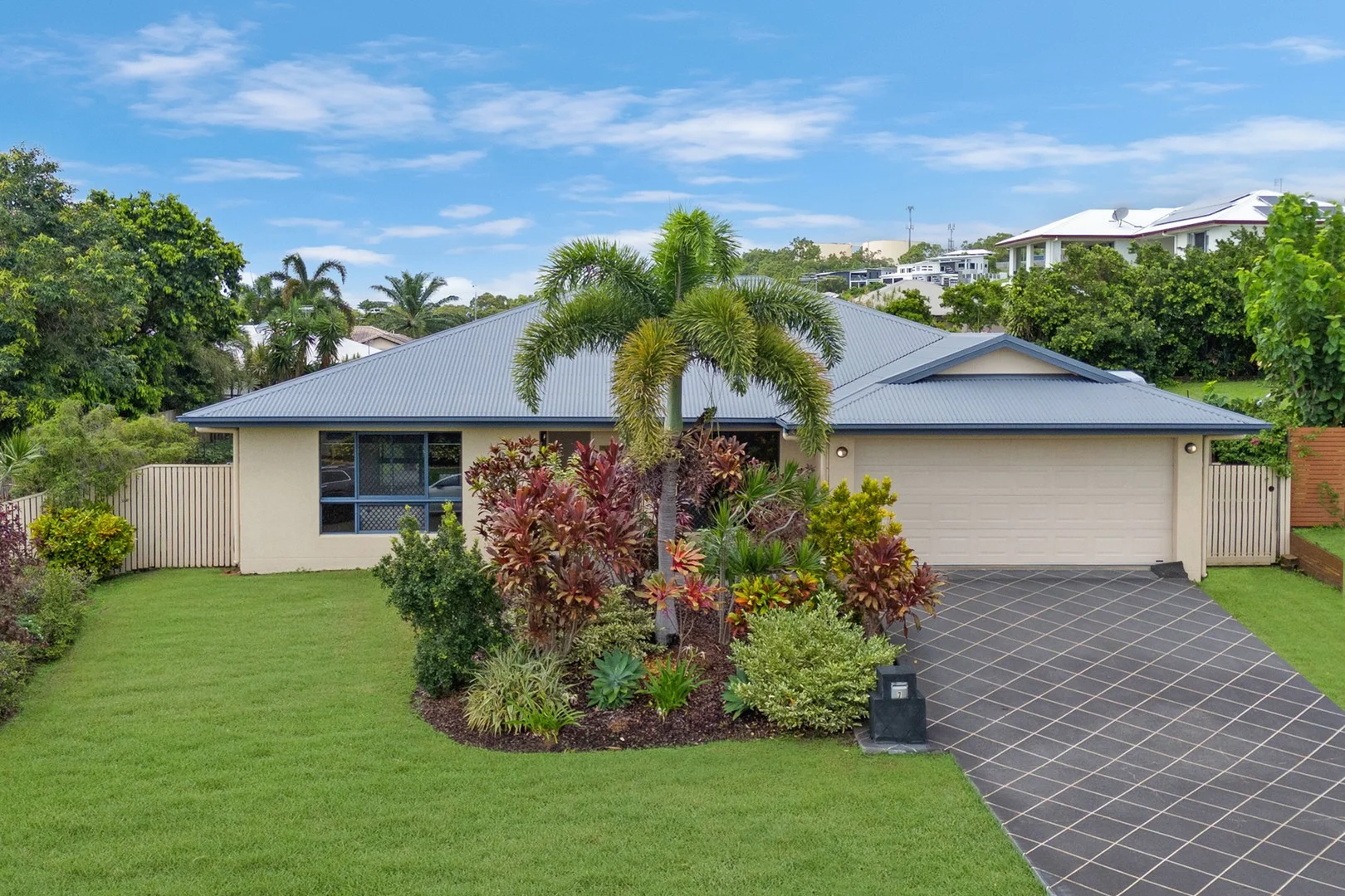 7 Genesta Court, Bushland Beach QLD 4818