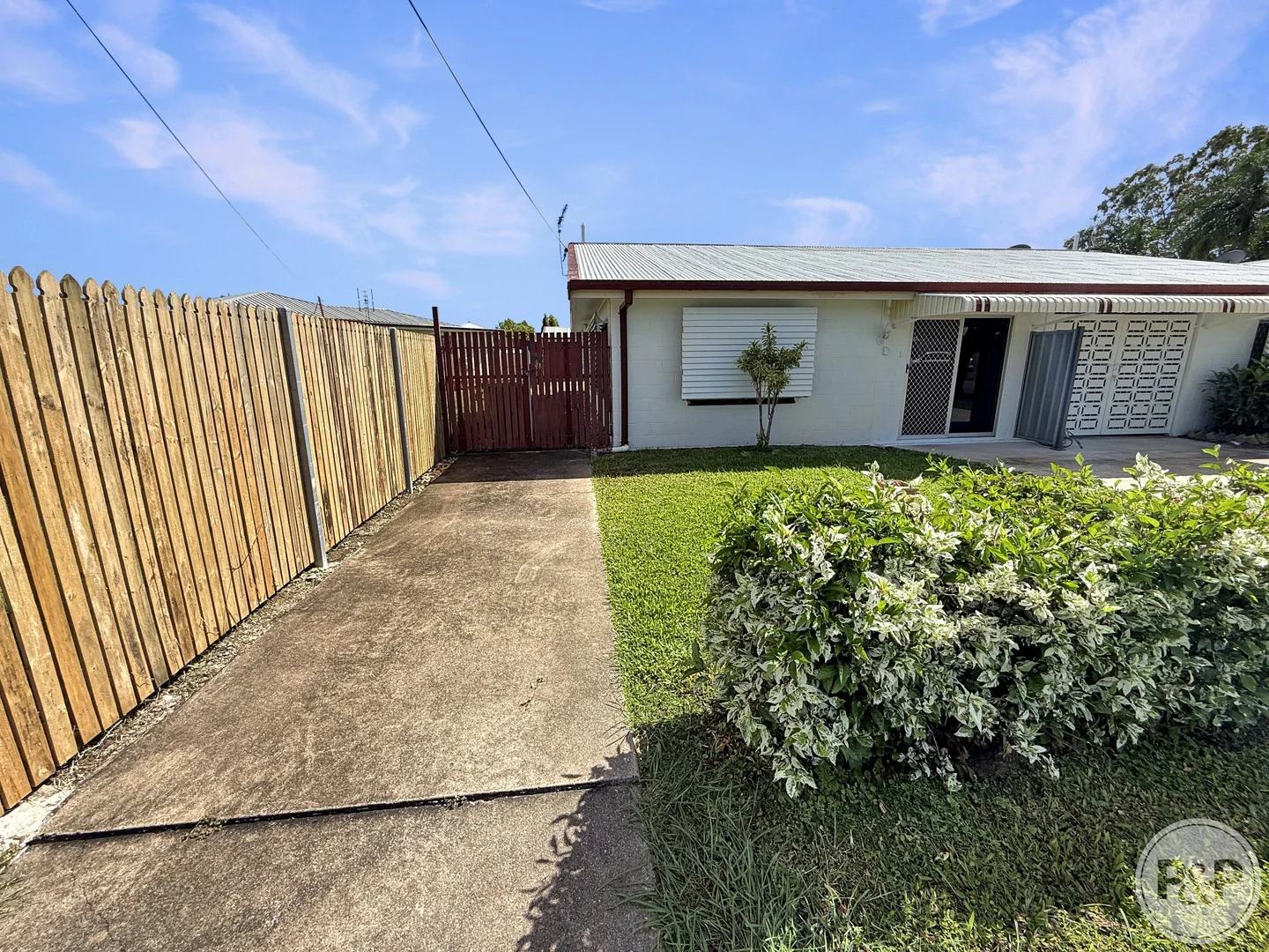 1/180 Corcoran Street, Currajong QLD 4812