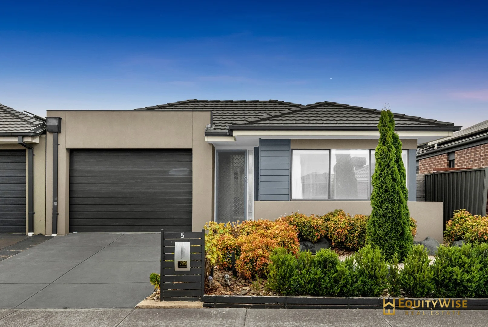 5 Lambertia Crescent, Manor Lakes VIC 3024