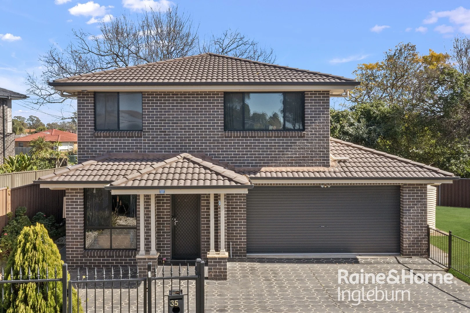 35 Canterbury Road, Glenfield NSW 2167